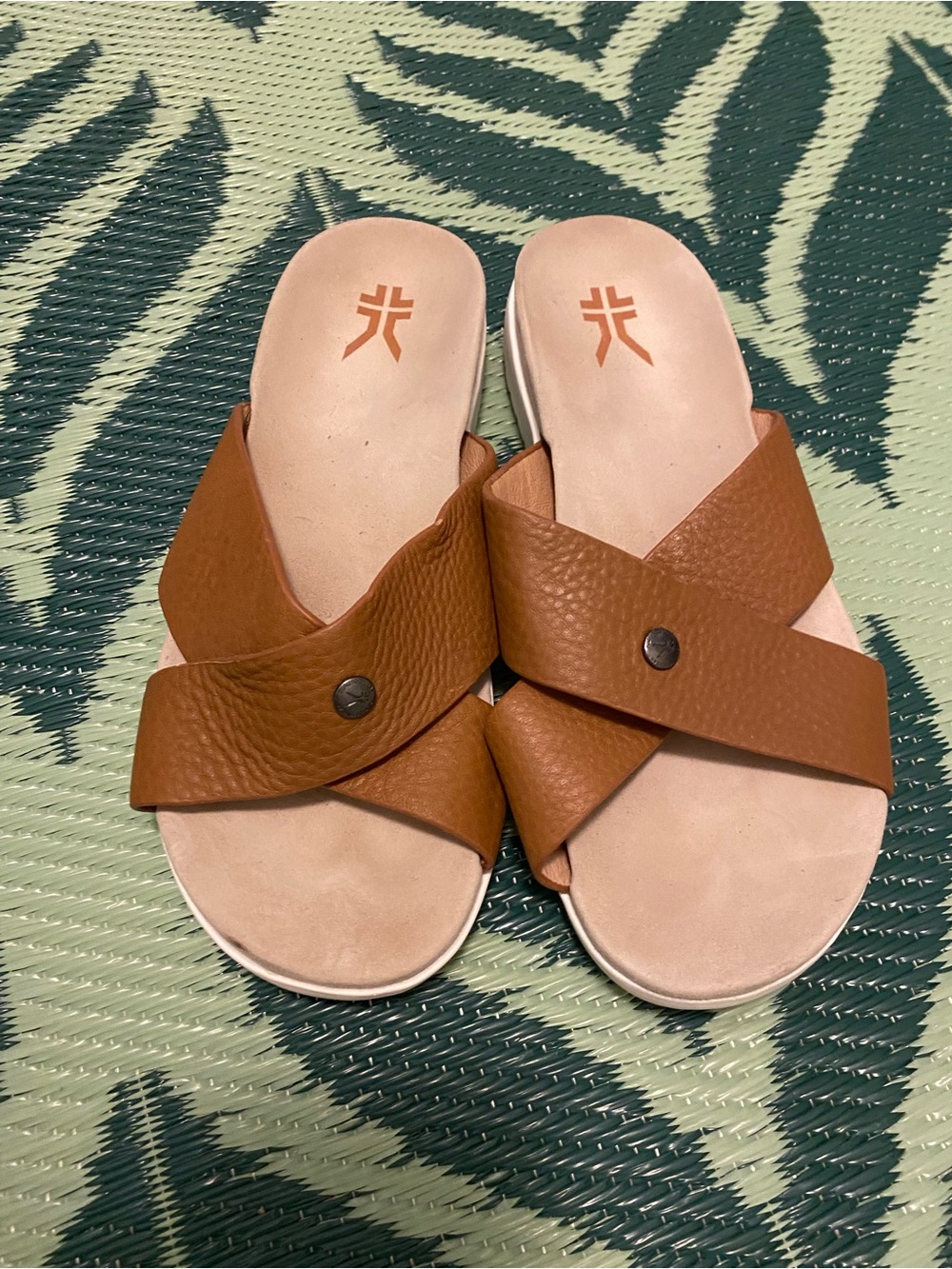 Kuru Breeze women’s sandals Sz 11 NWOT